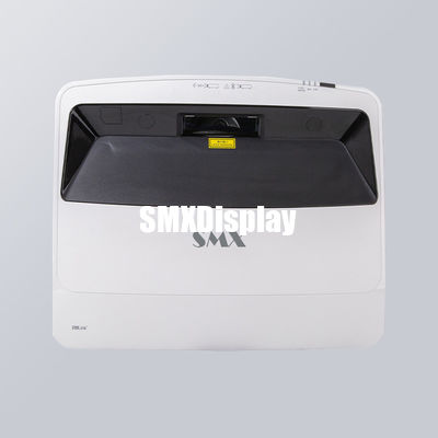 কেনা এক্সজিএ রেজোলিউশন এবং 16W স্পিকার সহ ম্যানুয়াল 5000 লুমেন ইউএসটি লেজার প্রজেক্টর অনলাইনে উৎপাদন