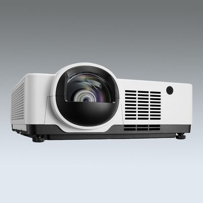 6000 Lumen Laser Projektor 4K mit WXGA Auflösung und 20000 Stunden Lichtzeit