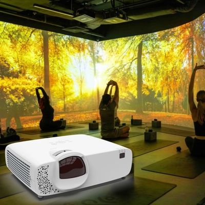 Immersive environments 4K laser projector met 360° projectie en LCD-display technologie